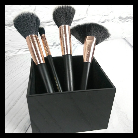 True Beauty Brush Set - Picture 3 of 4